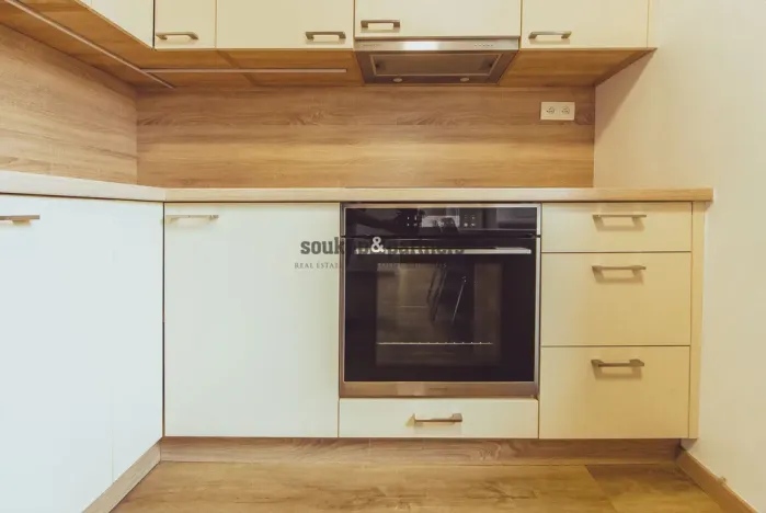 Prodej bytu 2+1, Praha - Smíchov, U Mrázovky, 52 m2