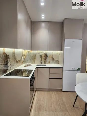 Prodej bytu 3+kk, Drač, 77 m2