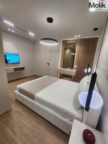 Prodej bytu 3+kk, Drač, 77 m2