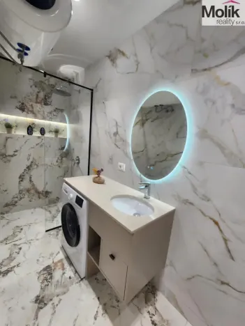 Prodej bytu 3+kk, Drač, 77 m2