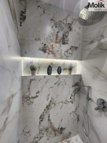 Prodej bytu 3+kk, Drač, 77 m2