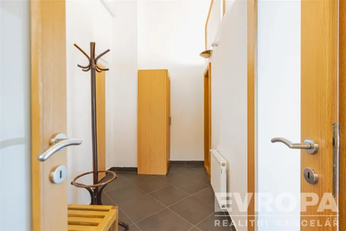 Prodej atypického bytu, Praha - Staré Město, U Dobřenských, 63 m2