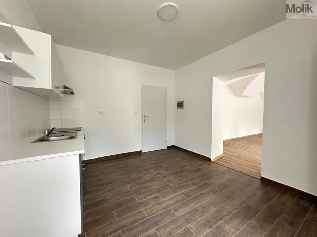 Pronájem bytu 1+1, Osek, Obránců míru, 36 m2