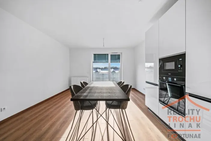 Prodej bytu 2+kk, Hradec Králové, Antonína Petrofa, 56 m2