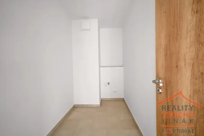 Prodej bytu 2+kk, Hradec Králové, Antonína Petrofa, 56 m2