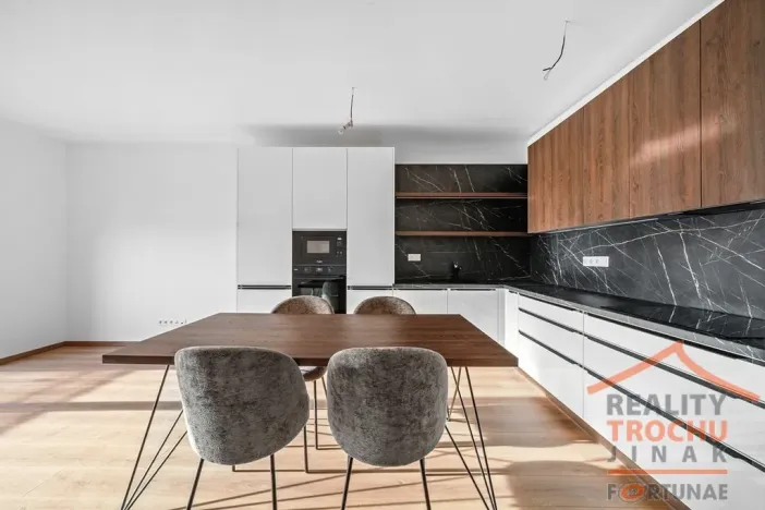 Prodej bytu 2+kk, Hradec Králové, Antonína Petrofa, 56 m2