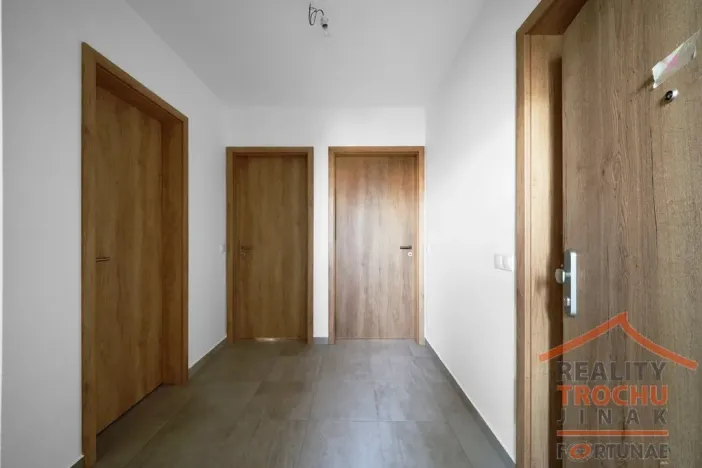 Prodej bytu 2+kk, Hradec Králové, Antonína Petrofa, 56 m2