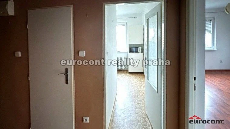 Pronájem bytu 1+1, Praha - Strašnice, U krbu, 34 m2
