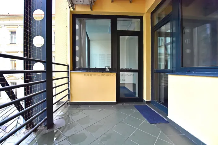 Pronájem kanceláře, Praha - Karlín, Pobřežní, 125 m2