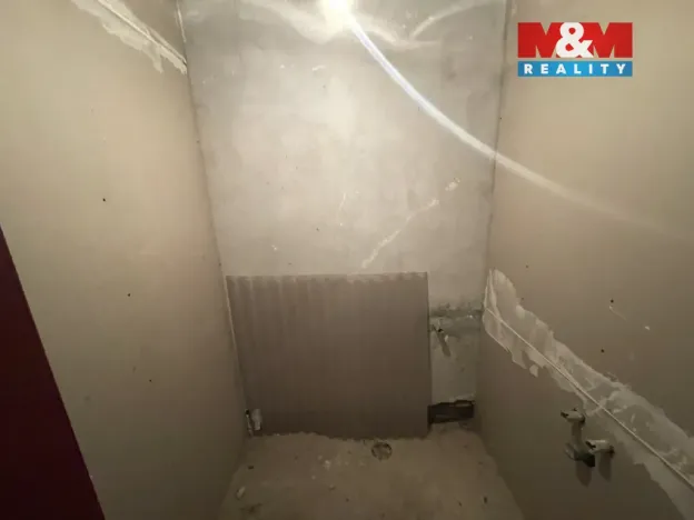 Pronájem skladu, Bašť, Náves, 84 m2