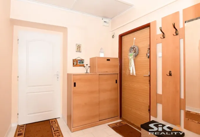 Prodej bytu 2+1, Louny, Husova, 76 m2