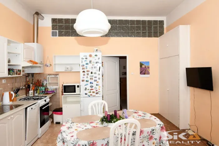 Prodej bytu 2+1, Louny, Husova, 76 m2