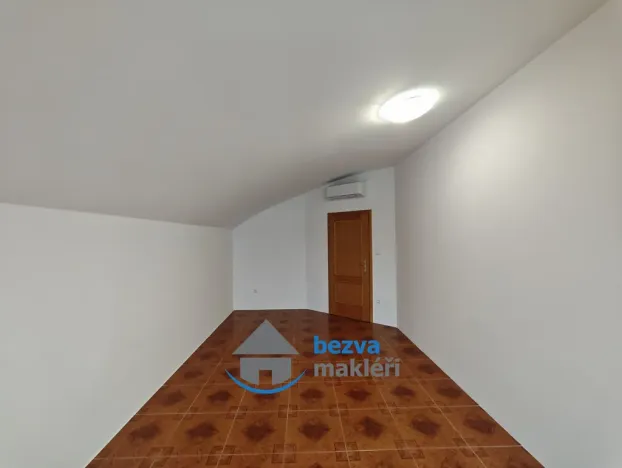 Pronájem bytu 2+1, Pardubice, 17. listopadu, 63 m2