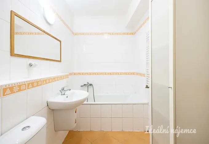 Pronájem bytu 1+kk, Praha - Vysočany, Poděbradská, 36 m2