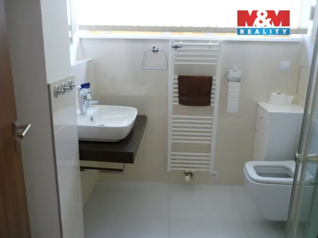 Pronájem rodinného domu, Praha - Cholupice, Lhenická, 200 m2