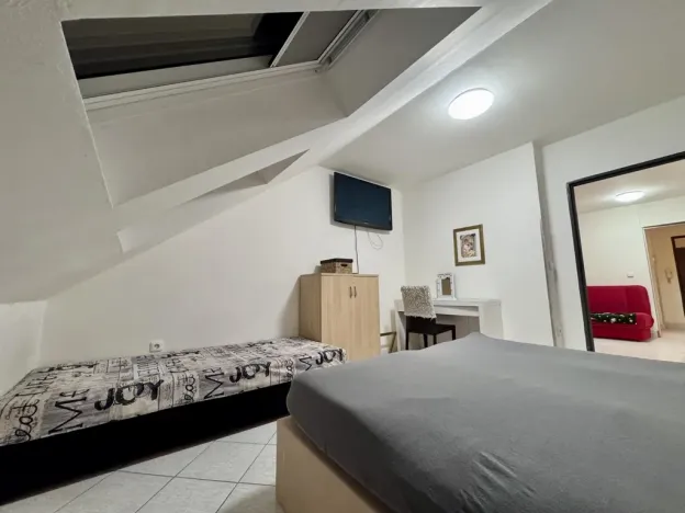 Pronájem bytu 2+kk, Praha - Smíchov, U Santošky, 50 m2