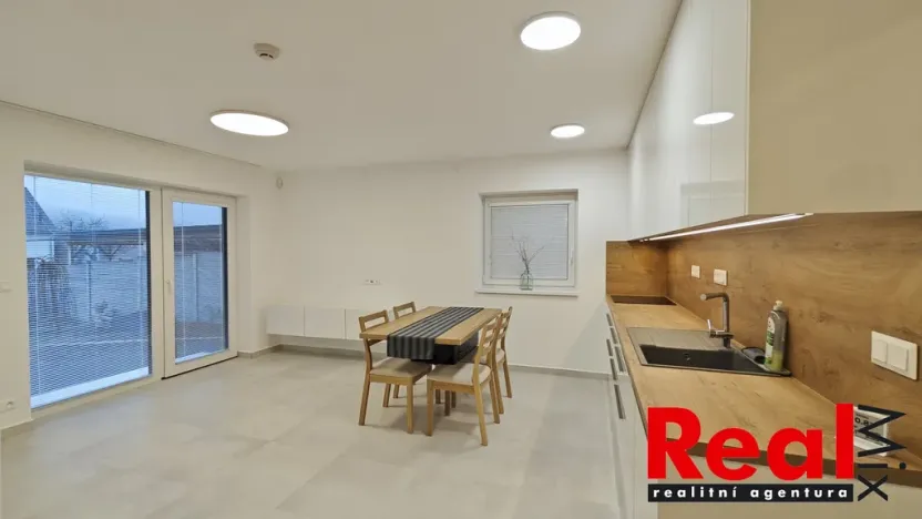 Pronájem bytu 3+kk, Nebovidy, 85 m2