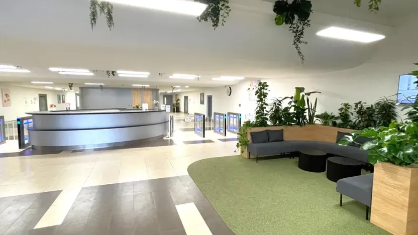 Pronájem kanceláře, Praha - Holešovice, Dělnická, 1252 m2