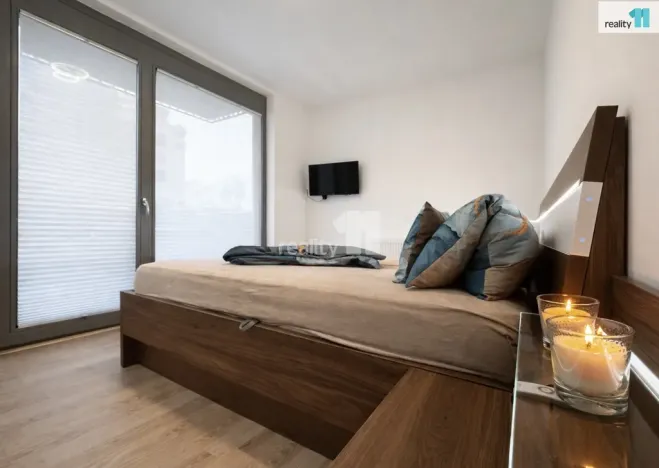 Pronájem bytu 3+kk, Praha - Vysočany, Ivana Hlinky, 95 m2