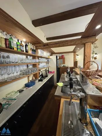 Pronájem restaurace, Horní Maršov, Třída Josefa II., 320 m2
