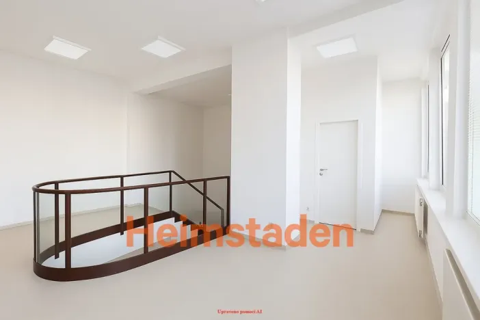 Pronájem kanceláře, Havířov - Město, nám. Republiky, 72 m2