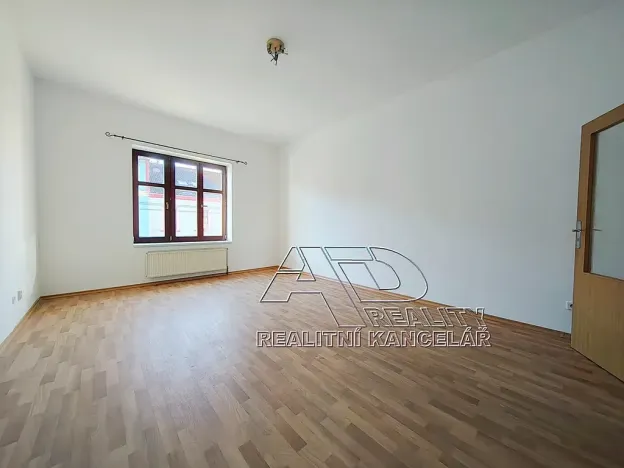 Pronájem bytu 1+1, České Budějovice, Husova tř., 40 m2