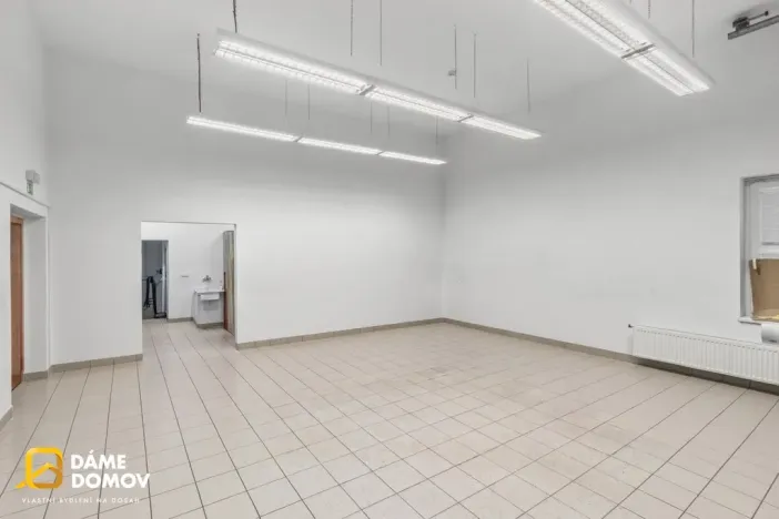 Pronájem obchodního prostoru, Zlín - Louky, třída Tomáše Bati, 142 m2