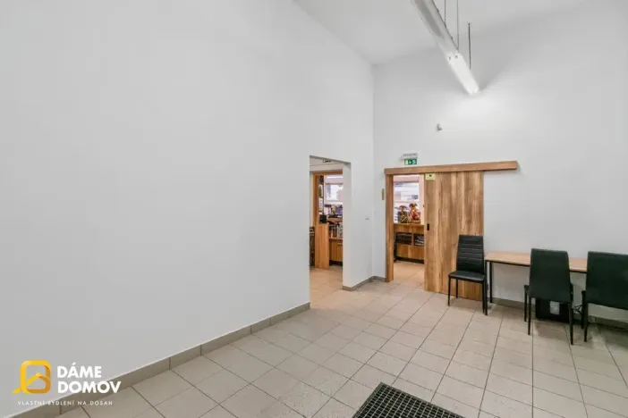 Pronájem obchodního prostoru, Zlín - Louky, třída Tomáše Bati, 142 m2