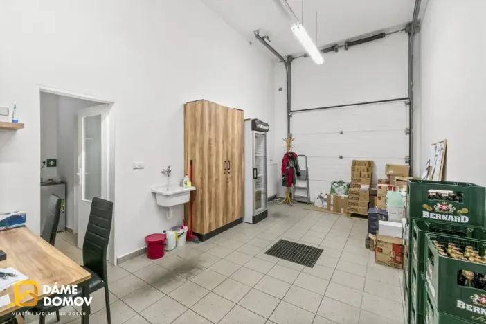 Pronájem obchodního prostoru, Zlín - Louky, třída Tomáše Bati, 142 m2