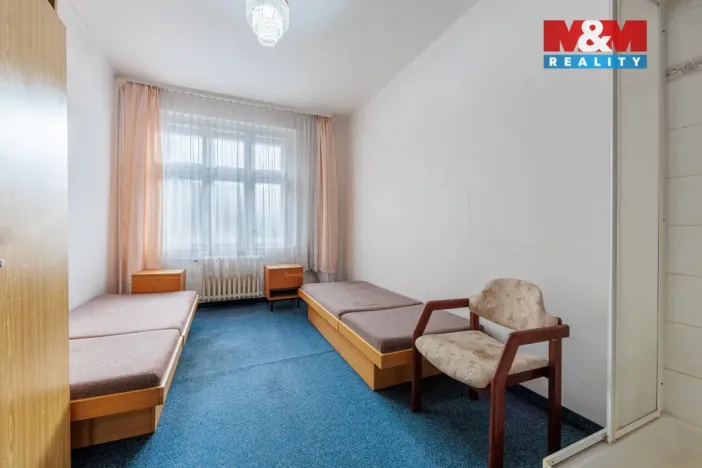 Prodej ubytování, Bečov nad Teplou, Nádražní, 298 m2