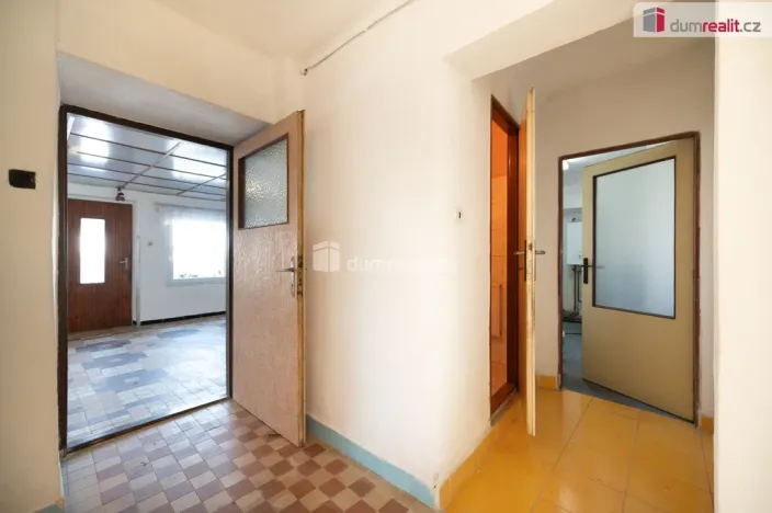 Prodej rodinného domu, Psárov, 486 m2