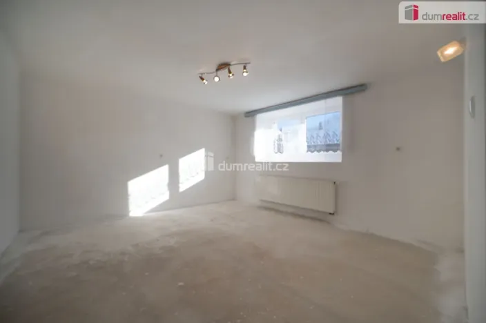 Prodej rodinného domu, Psárov, 486 m2