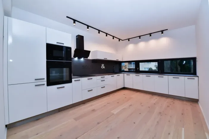 Pronájem rodinného domu, Praha - Háje, V Hájích, 220 m2