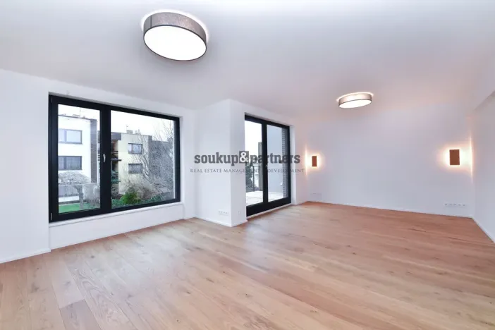 Pronájem rodinného domu, Praha - Háje, V Hájích, 220 m2