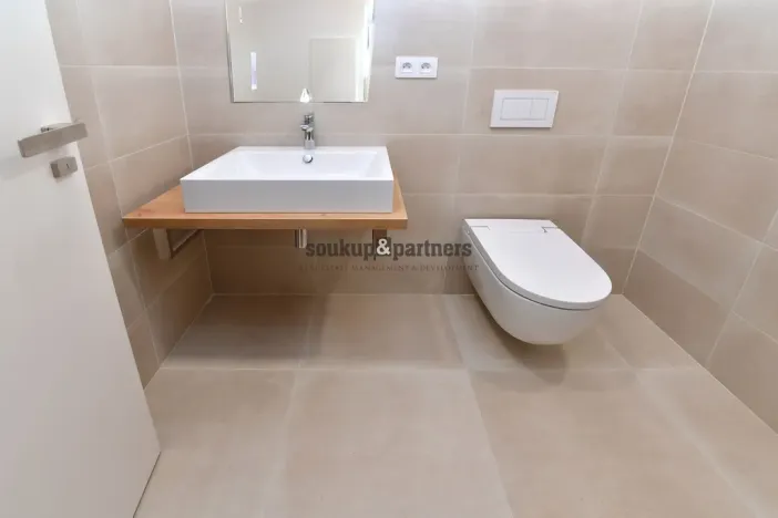 Pronájem rodinného domu, Praha - Háje, V Hájích, 220 m2