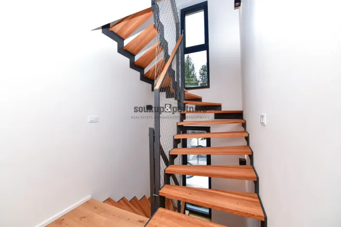 Pronájem rodinného domu, Praha - Háje, V Hájích, 220 m2