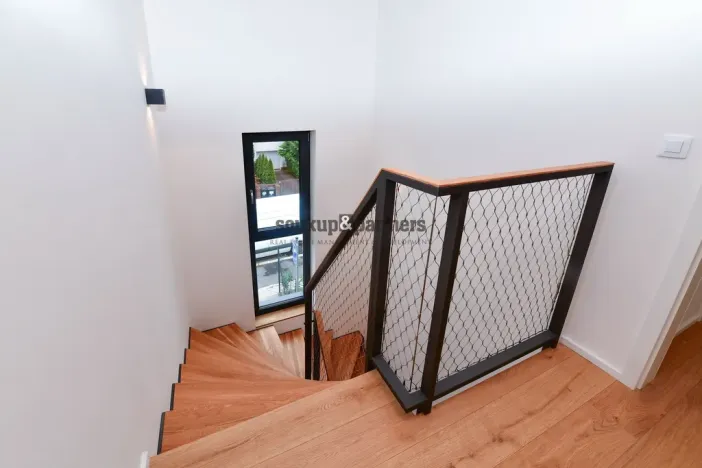 Pronájem rodinného domu, Praha - Háje, V Hájích, 220 m2