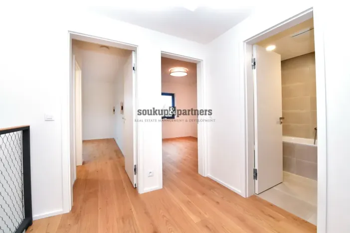 Pronájem rodinného domu, Praha - Háje, V Hájích, 220 m2