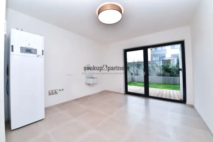 Pronájem rodinného domu, Praha - Háje, V Hájích, 220 m2