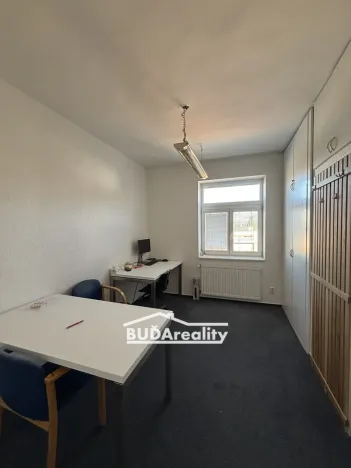 Pronájem kanceláře, Zlín, třída Tomáše Bati, 11 m2