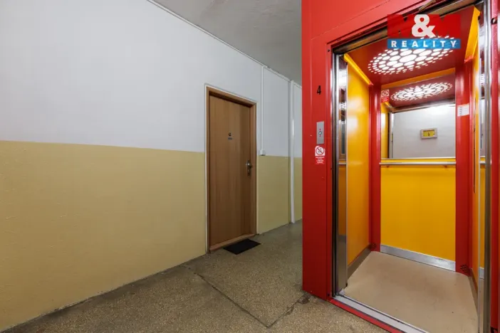 Prodej bytu 3+1, Nová Role, Chodovská, 58 m2