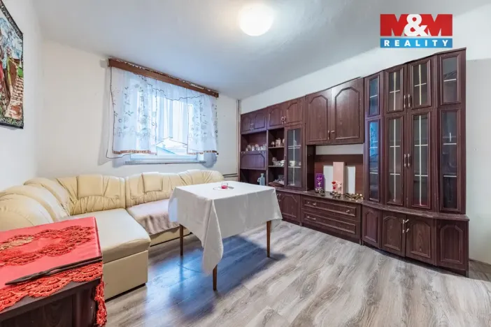 Prodej rodinného domu, Tři Dvory, 250 m2