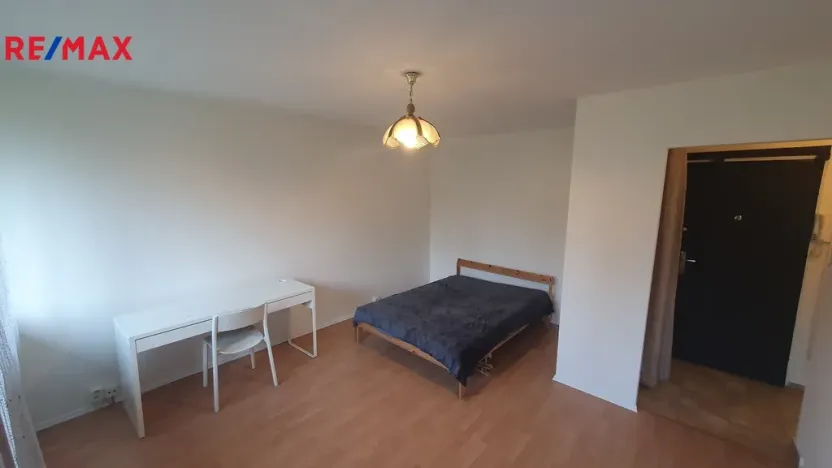 Pronájem bytu 1+kk, Praha - Karlín, Nekvasilova, 29 m2