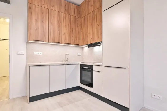 Pronájem bytu 1+kk, Brno, Komárovská, 29 m2