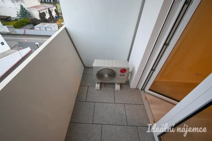 Pronájem bytu 1+kk, Brno, Komárovská, 29 m2