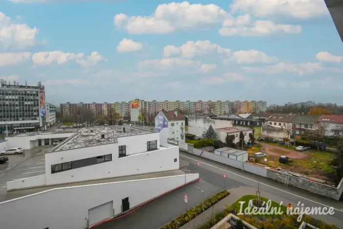 Pronájem bytu 1+kk, Brno, Komárovská, 29 m2