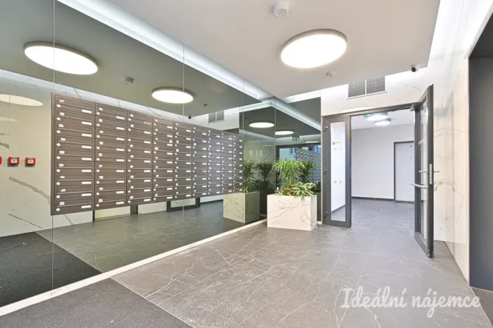 Pronájem bytu 1+kk, Brno, Komárovská, 29 m2