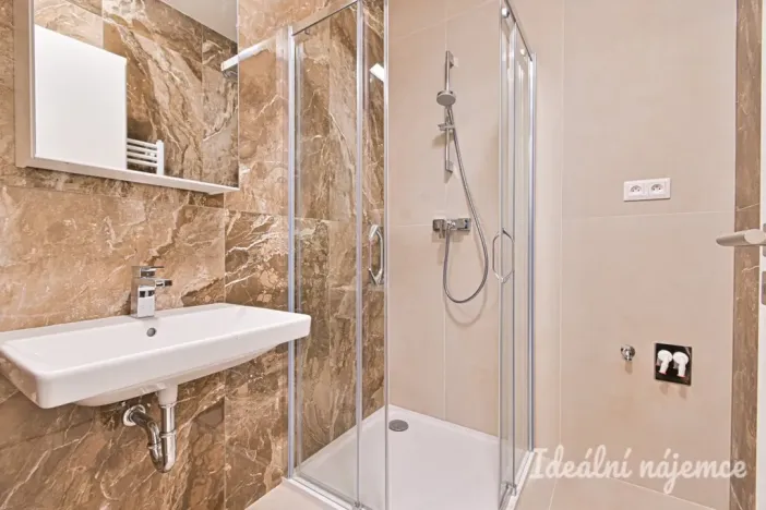 Pronájem bytu 1+kk, Brno - Komárov, Komárovská, 29 m2