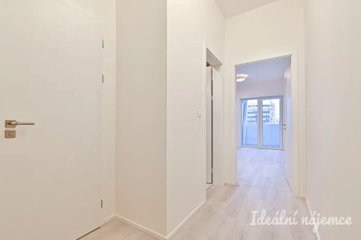 Pronájem bytu 1+kk, Brno - Komárov, Komárovská, 29 m2