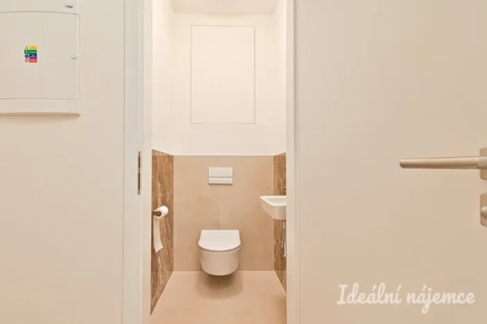 Pronájem bytu 1+kk, Brno - Komárov, Komárovská, 29 m2